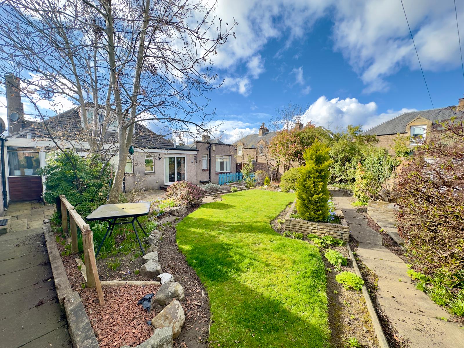 HILLVIEW HOUSE — photo 2