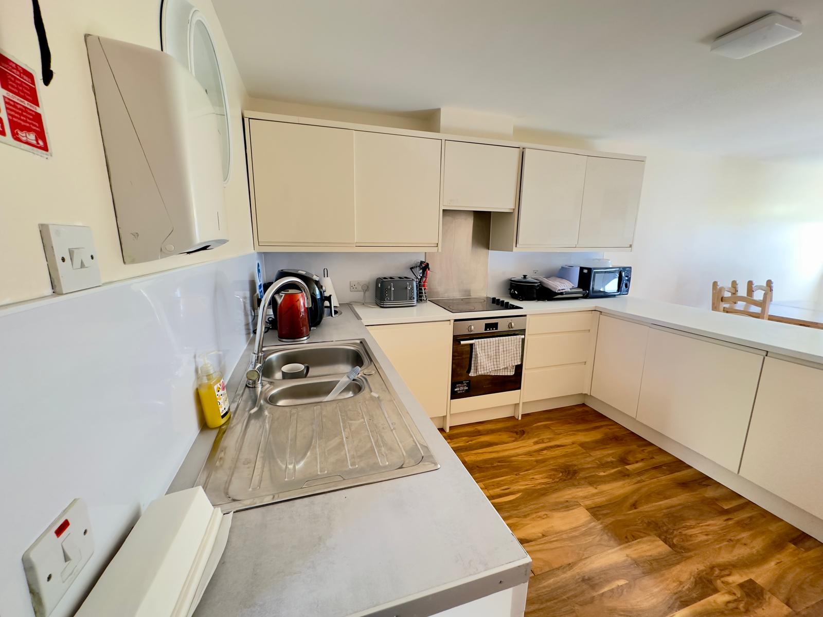 HILLVIEW HOUSE — photo 7